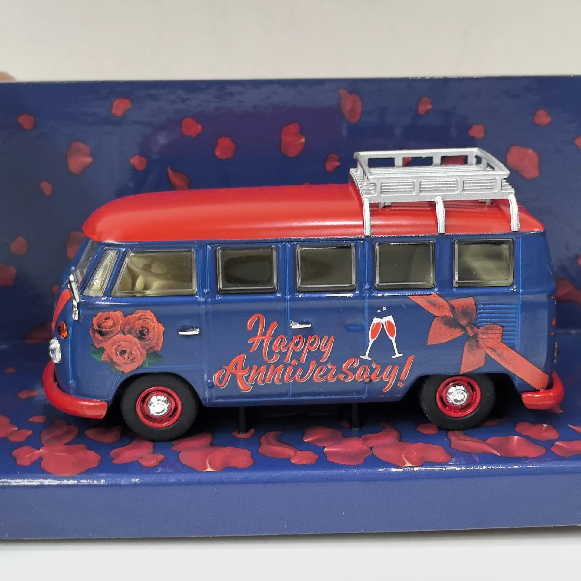 Vintage T1 Bus Model 1:43 Scale Collectible 2 Vintage T1 Bus Model 1:43 Scale Collectible - Image 2