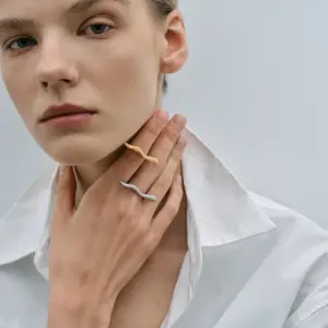 Minimalist Stainless Steel Wavy Ring for Women 10 S000c47745f2f41f7a2c61b58da62788bN