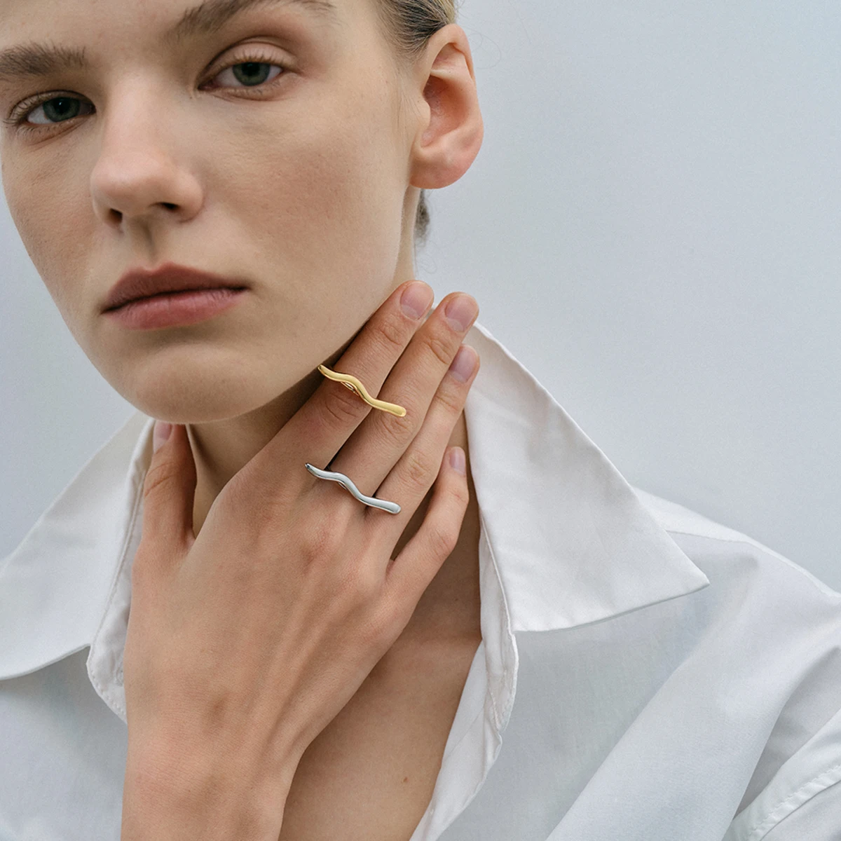 Minimalist Stainless Steel Wavy Ring for Women 4 Minimalist Stainless Steel Wavy Ring for Women - Image 4