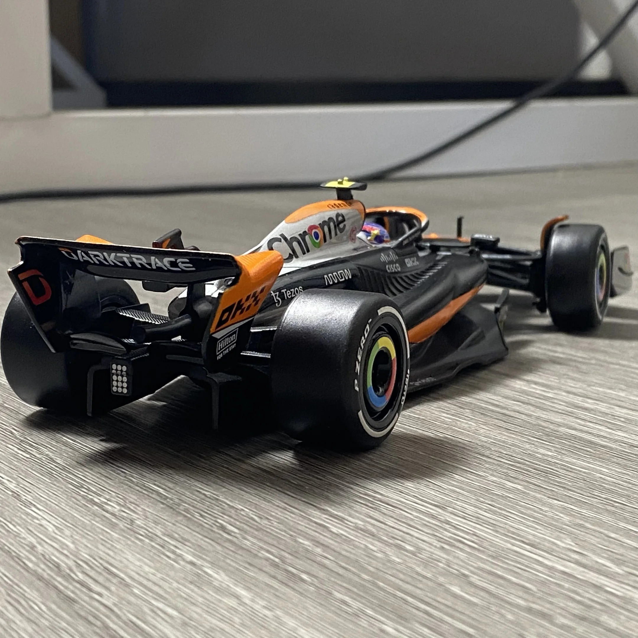 McLaren MCL60 1:24 Diecast Model Car 2 McLaren MCL60 1:24 Diecast Model Car - Image 2