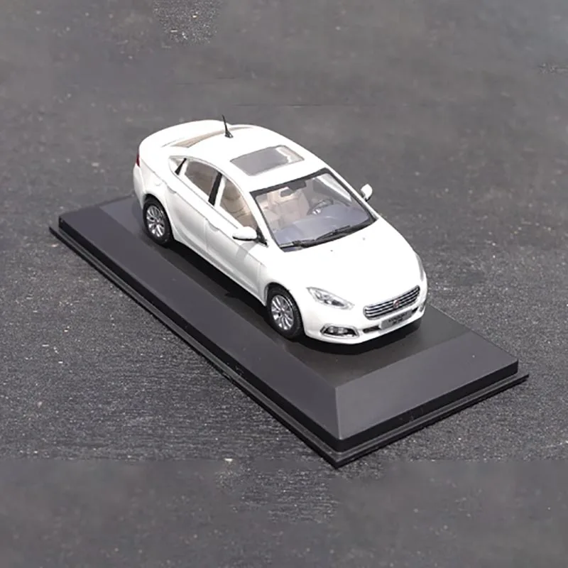 Fiat Viaggio Diecast Alloy Model - 1:43 Scale 5 Fiat Viaggio Diecast Alloy Model - 1:43 Scale - Image 5