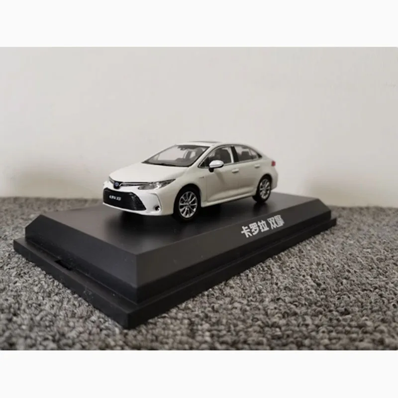 Toyota 1/43 Alloy Diecast Model in Five Colors 10 Toyota 1/43 Alloy Diecast Model in Five Colors - Image 10