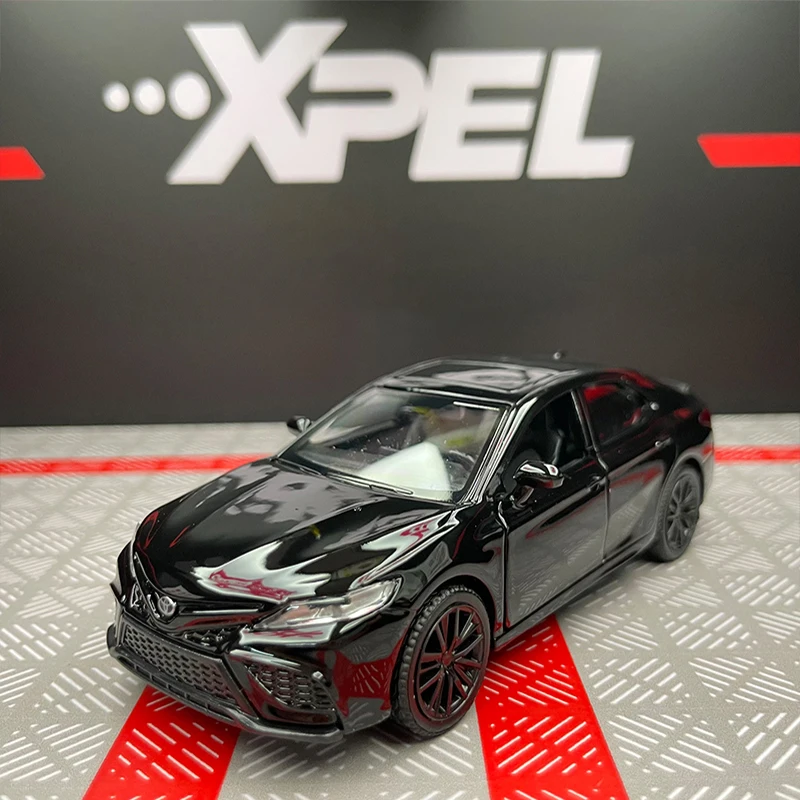 1:36 Scale Toyota Camry Diecast Model 4 1:36 Scale Toyota Camry Diecast Model - Image 4