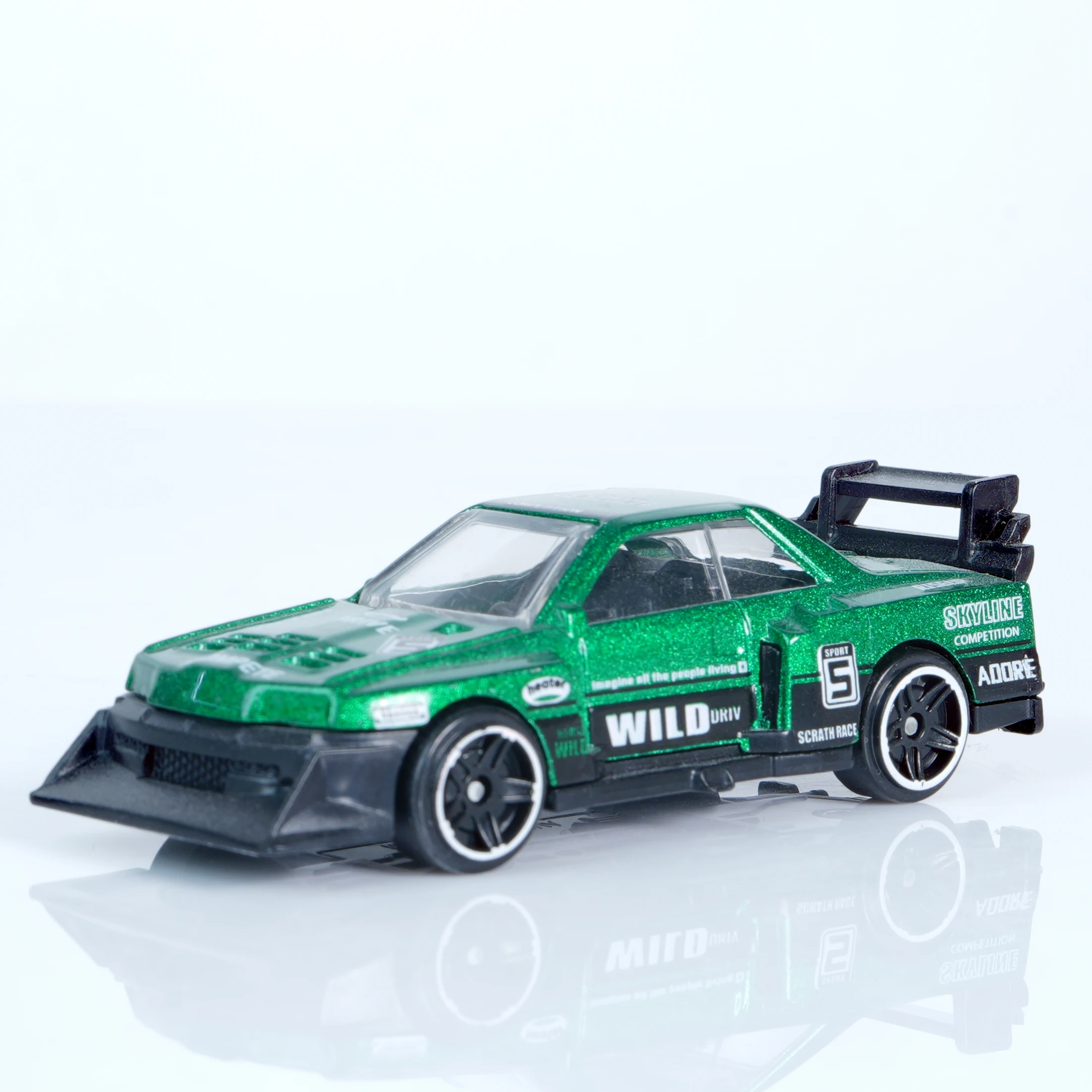Vibrant Green 1:64 Die-Cast Race Car Model 4 Vibrant Green 1:64 Die-Cast Race Car Model - Image 4
