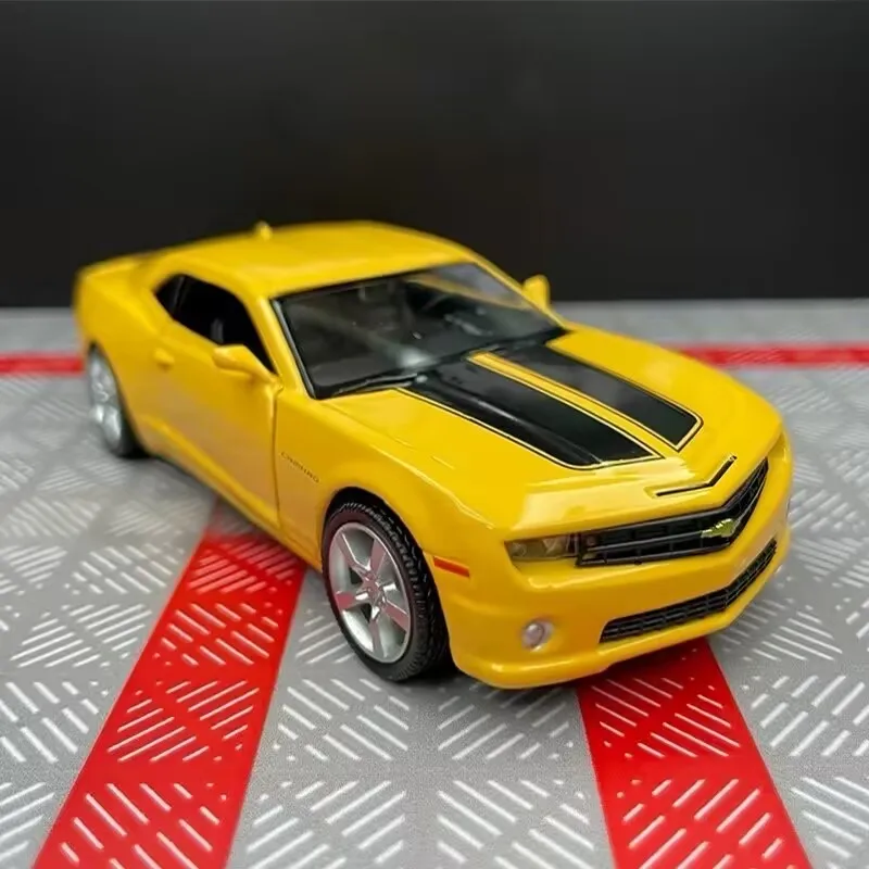 Chevrolet Camaro 2010 Diecast Model 1:36 Scale 4 Chevrolet Camaro 2010 Diecast Model 1:36 Scale - Image 4