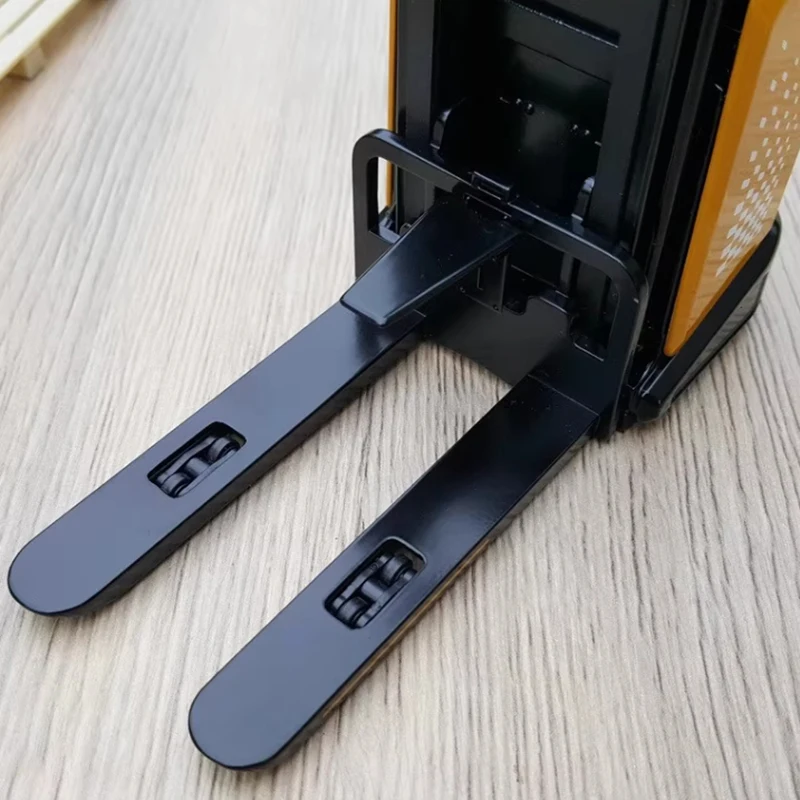 SANY 2T Stacker Forklift Miniature Replica 5 SANY 2T Stacker Forklift Miniature Replica - Image 5