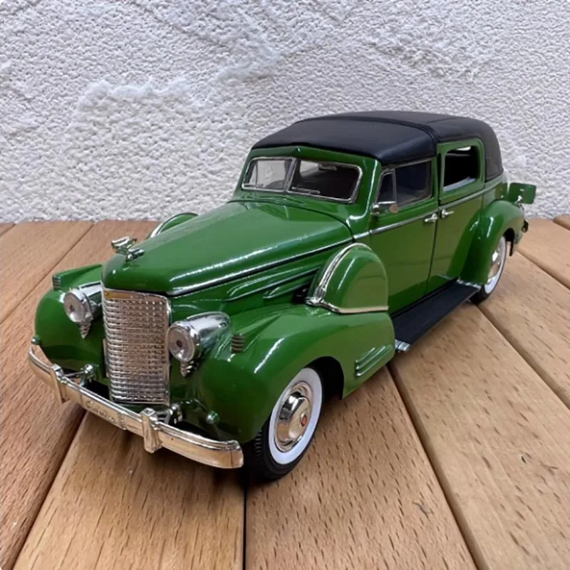 Vintage 1938 Green Alloy Car Model 2 Vintage 1938 Green Alloy Car Model - Image 2