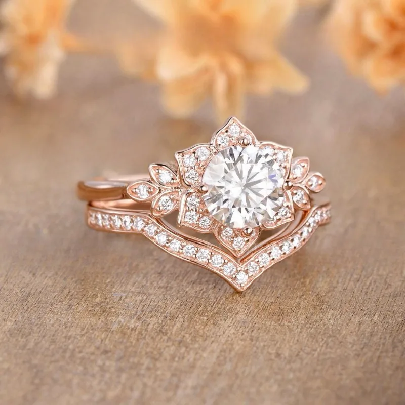Rose Gold Flower Ring Set with Zircon Stones 2 Rose Gold Flower Ring Set with Zircon Stones - Image 2
