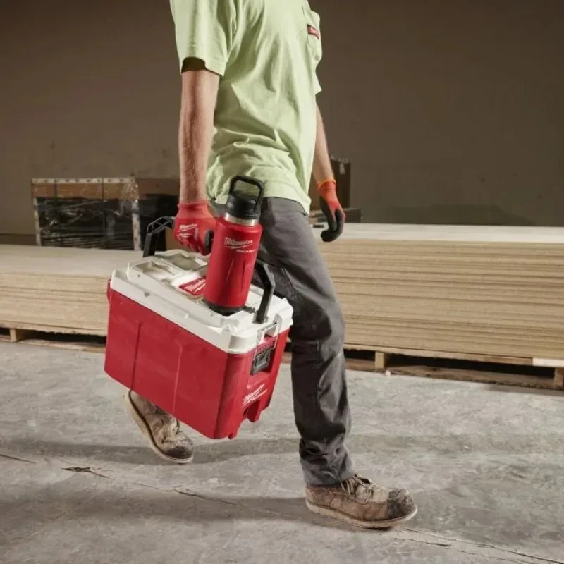 Milwaukee PACKOUT™ 18 oz Insulated Stainless Bottle 2 Milwaukee PACKOUT™ 18 oz Insulated Stainless Bottle - Image 2