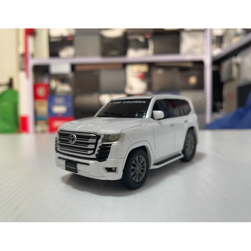 Land Cruiser LC300 Q 1/43 Model Replica 1 Land Cruiser LC300 Q 1/43 Model Replica