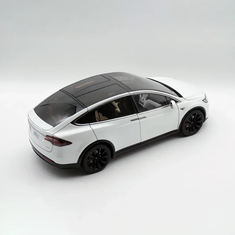 White 1:18 Scale Model X Die-Cast SUV 2 White 1:18 Scale Model X Die-Cast SUV - Image 2