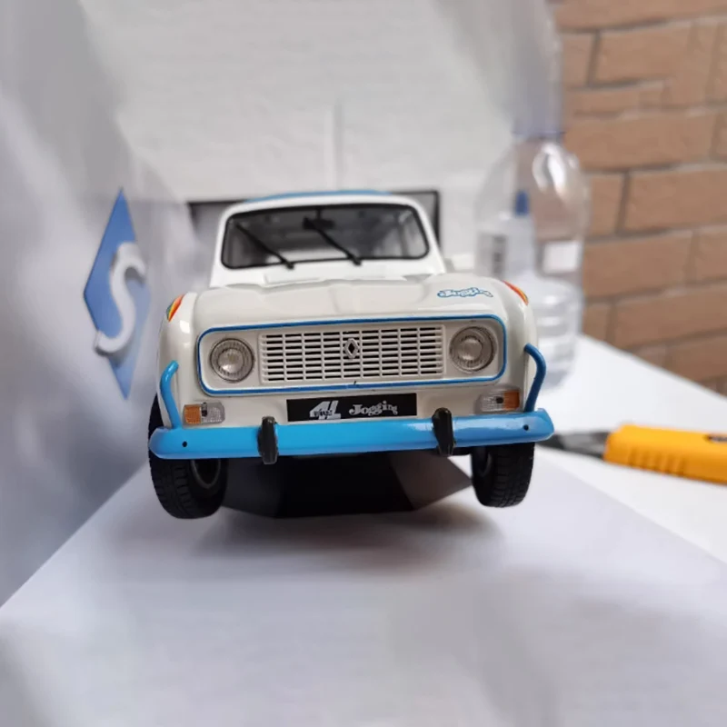 1/18 Scale Alloy Car Model of 4L JOGGING 4 1/18 Scale Alloy Car Model of 4L JOGGING - Image 4