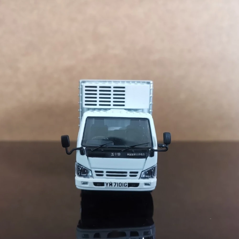Isuzu Npr Freezer Car Model 1:64 Collectible 3 Isuzu Npr Freezer Car Model 1:64 Collectible - Image 3