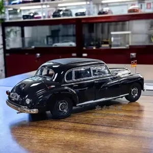 Vintage Mercedes-Benz 300S W186 Scale Model 1:18 10 S03f077eb1e5e416f82f2dafe5b3bf4a9C