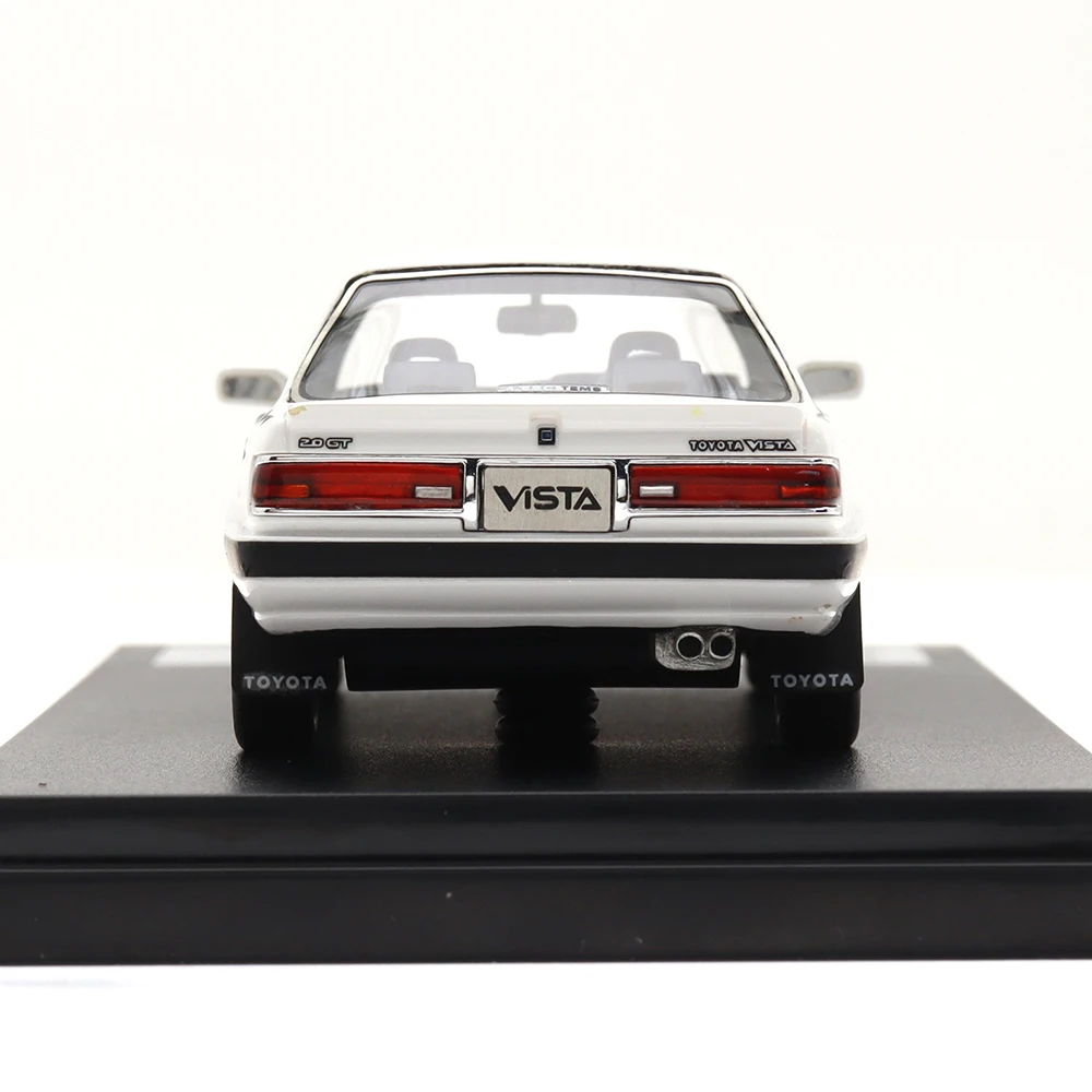 Toyota Vista Hardtop 2000GT Diecast Model 6 Toyota Vista Hardtop 2000GT Diecast Model - Image 6