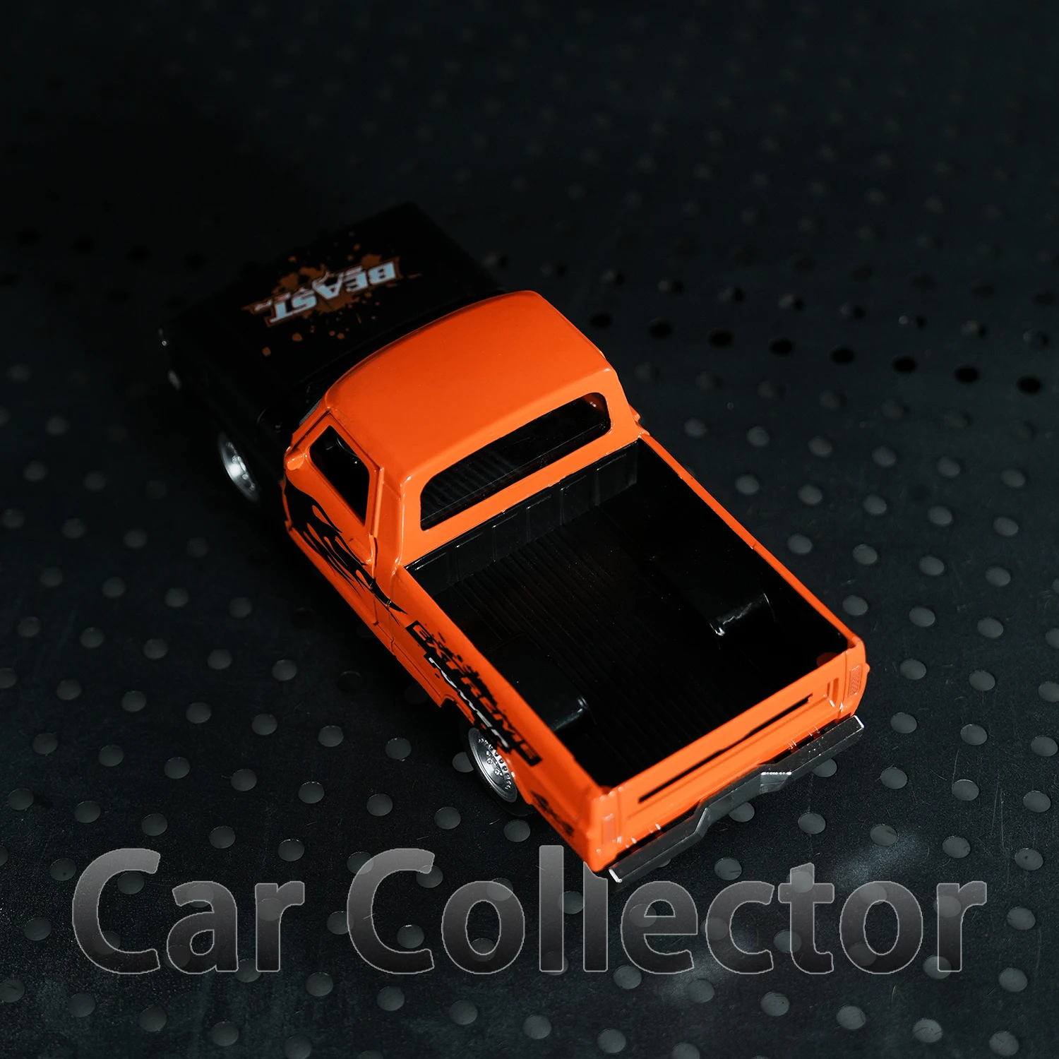 Vibrant Orange 1:22 Die-Cast Pickup Truck Model 6 Vibrant Orange 1:22 Die-Cast Pickup Truck Model - Image 6