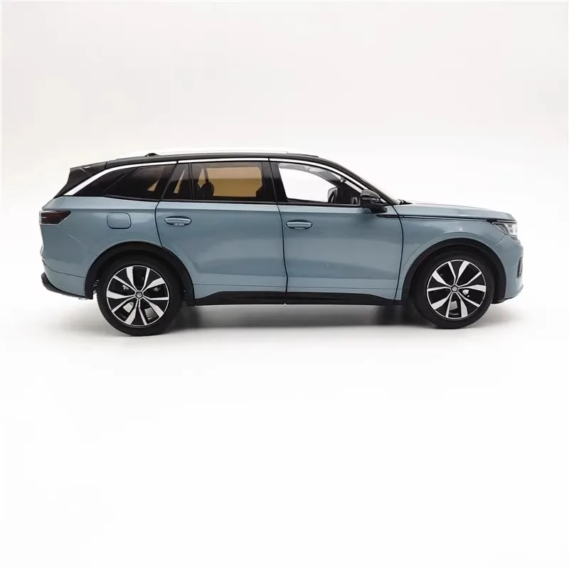 1:18 Scale Tavendor SUV Diecast Model 4 1:18 Scale Tavendor SUV Diecast Model - Image 4