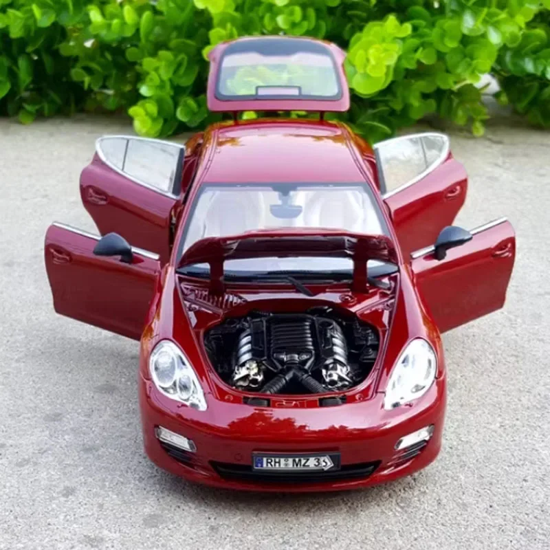 Diecast Porsche Panamera 1:18 Scale Model 5 Diecast Porsche Panamera 1:18 Scale Model - Image 5