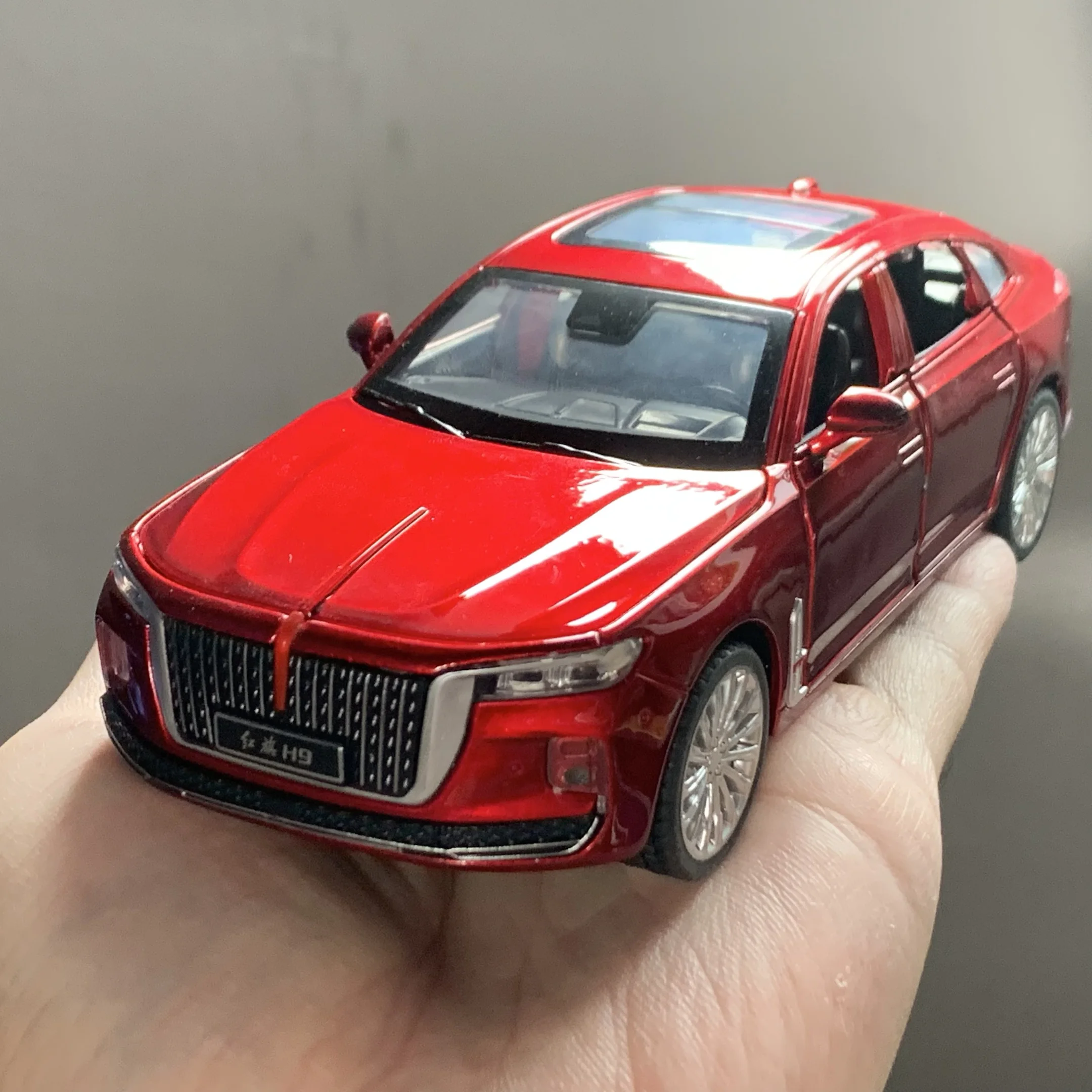 1:32 Scale Diecast Model Car in Black or Red 6 1:32 Scale Diecast Model Car in Black or Red - Image 6