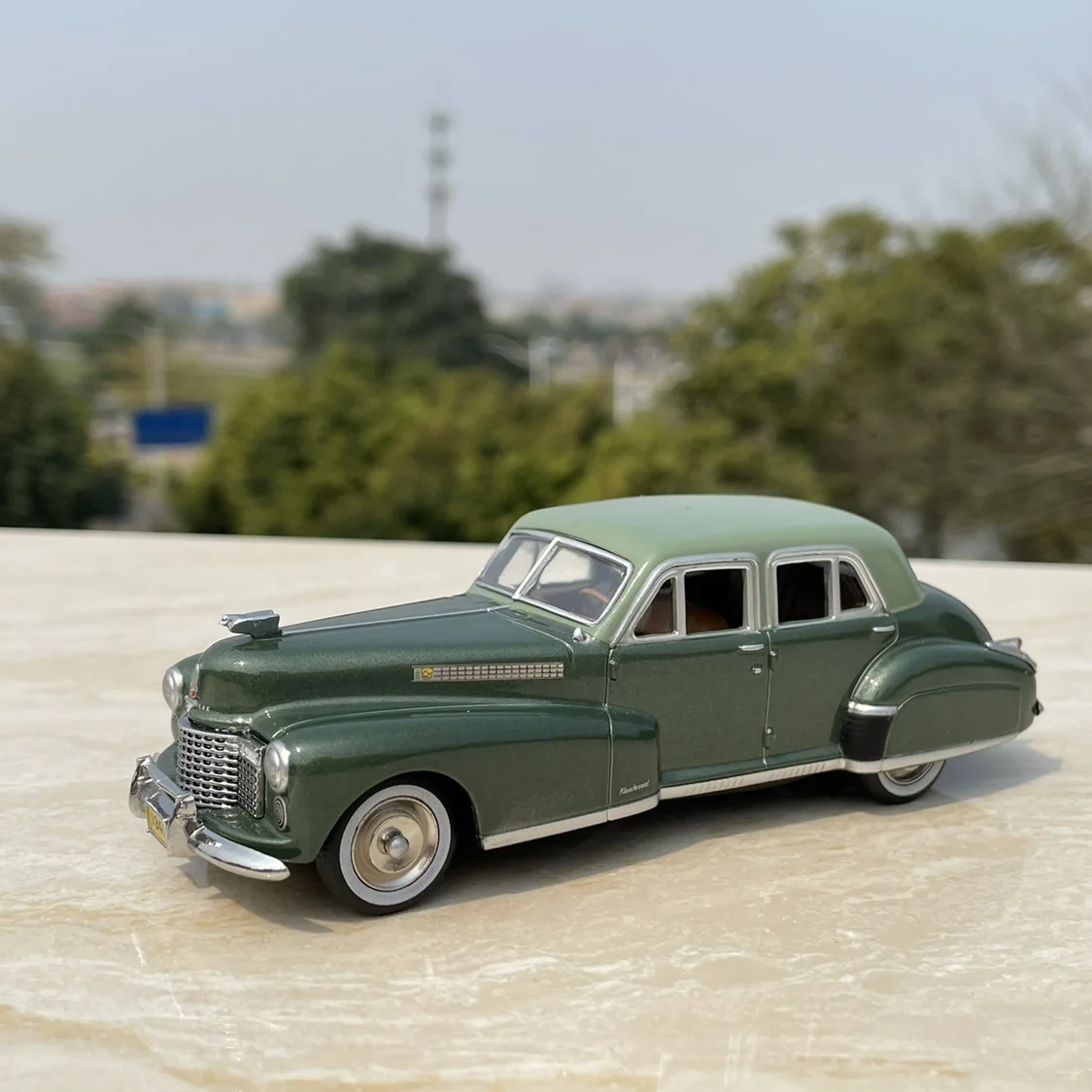 Vintage Cadillac 1:43 Diecast Model Collection 9 Vintage Cadillac 1:43 Diecast Model Collection - Image 9