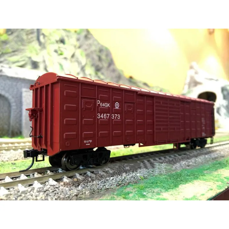 Vintage Red HO Scale Train Carriage Model 4 Vintage Red HO Scale Train Carriage Model - Image 4