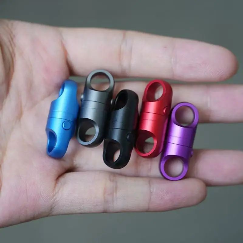 Mini Aluminum Alloy Rotating Keychain Buckle 6 Mini Aluminum Alloy Rotating Keychain Buckle - Image 6