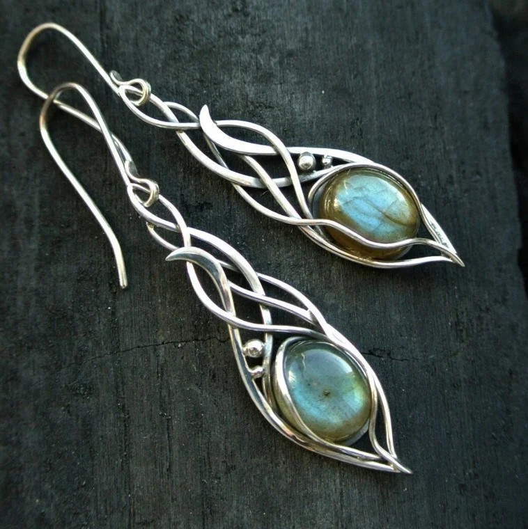 Vintage Silver & Green Stone Drop Earrings 2 Vintage Silver & Green Stone Drop Earrings - Image 2