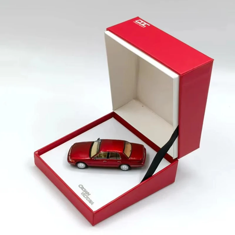 Vibrant Red 1:64 Crown Victoria Diecast Model 3 Vibrant Red 1:64 Crown Victoria Diecast Model - Image 3