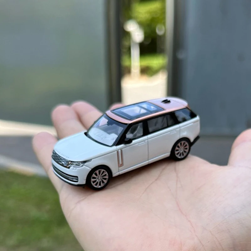 Luxury Diecast SUV Model 1:64 Scale in Black 5 Luxury Diecast SUV Model 1:64 Scale in Black - Image 5