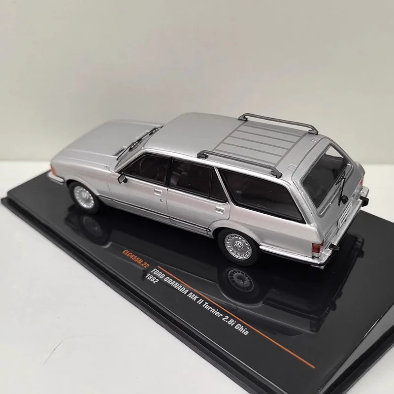 Vintage MKII Turnier 2.8i 1/43 Scale Diecast Model 4 Vintage MKII Turnier 2.8i 1/43 Scale Diecast Model - Image 4