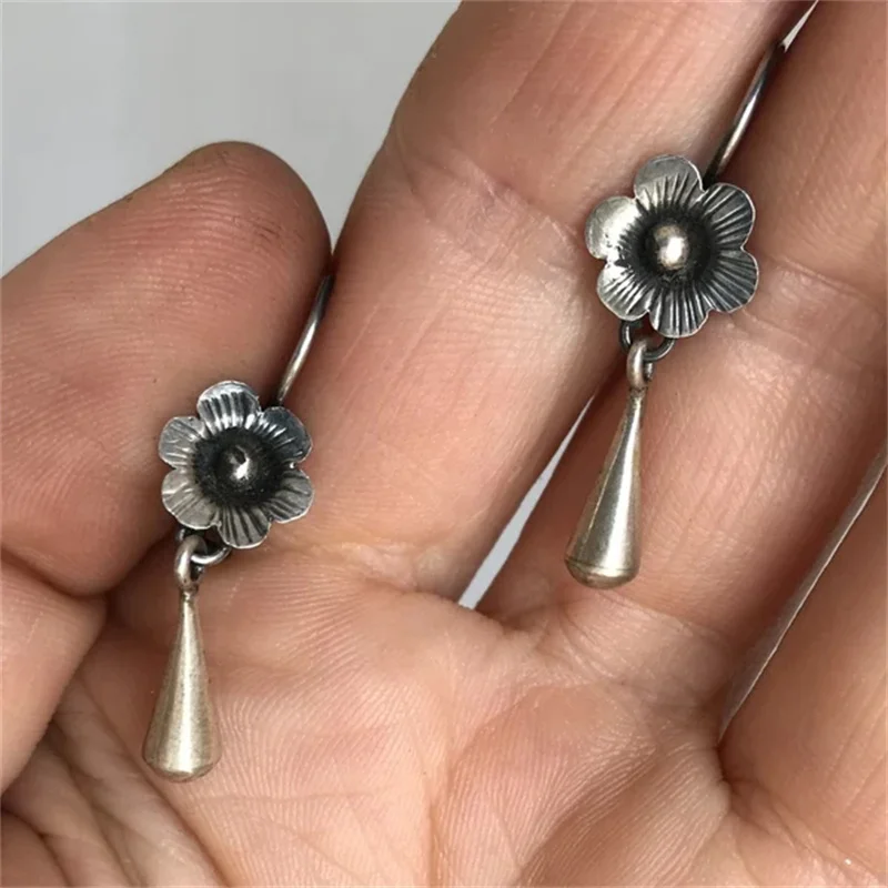 Vintage Silver Waterdrop Earrings 3 Vintage Silver Waterdrop Earrings - Image 3