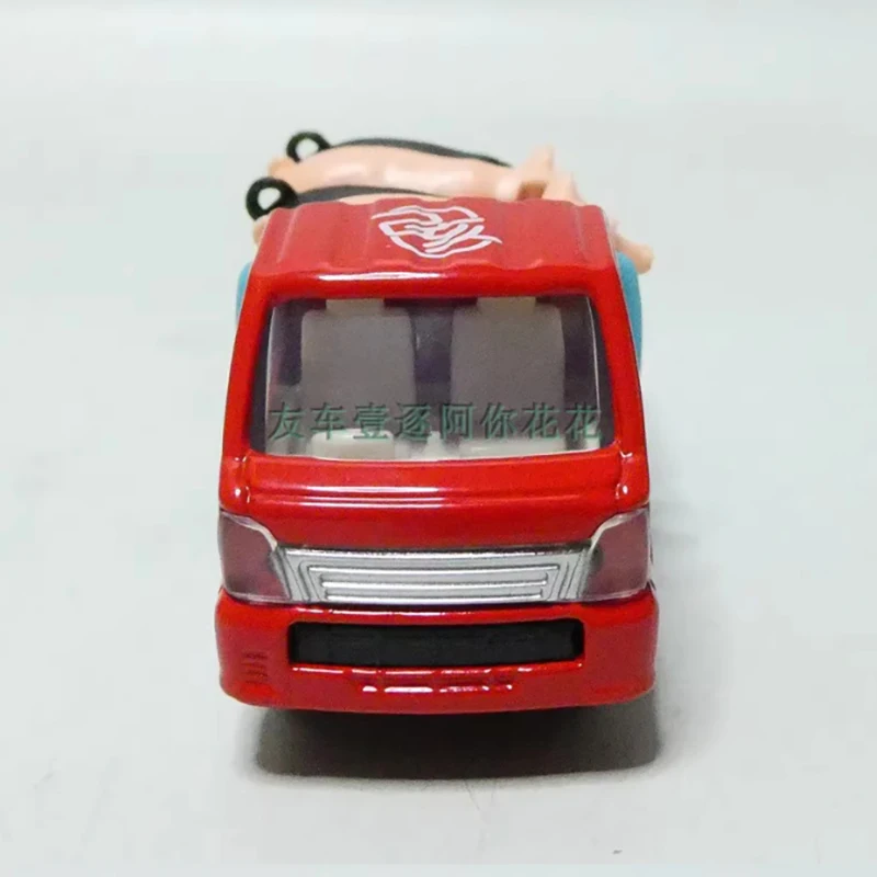 1:64 Scale Suzuki Carry Pig Truck Diecast Model 5 1:64 Scale Suzuki Carry Pig Truck Diecast Model - Image 5