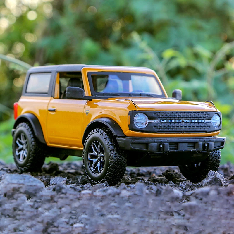 1:24 Scale Ford Bronco Badlands Diecast Model 5 1:24 Scale Ford Bronco Badlands Diecast Model - Image 5