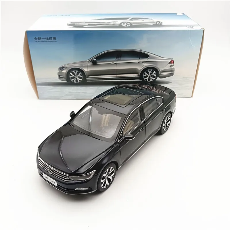 2017 B8 Sedan Diecast Model 1:18 Scale 5 2017 B8 Sedan Diecast Model 1:18 Scale - Image 5