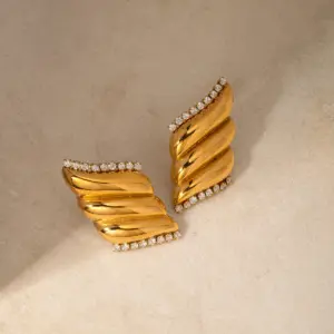 Vintage Gold Stainless Steel Feather Stud Earrings 9 S075b6f2e624d482c8a024ef4ba86c01bh