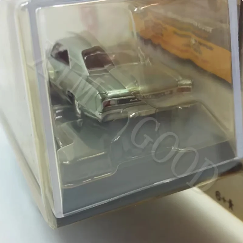 1966 Chevelle SS 396 Diecast Model Collectible 4 1966 Chevelle SS 396 Diecast Model Collectible - Image 4