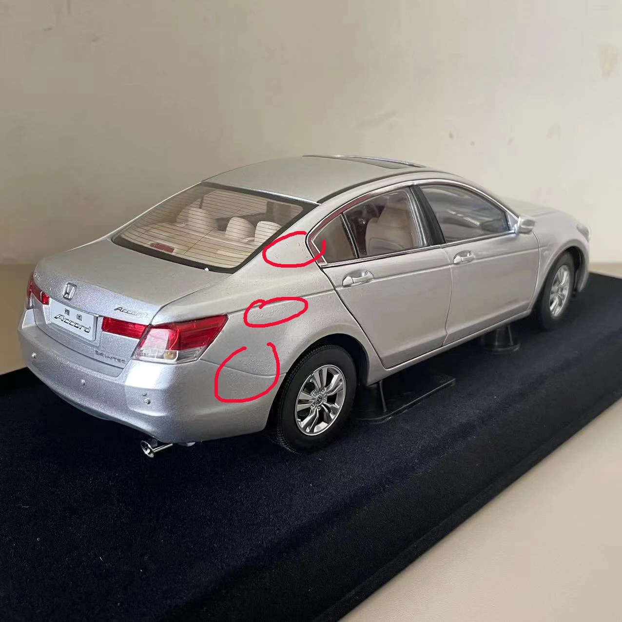 Realistic 1:18 Honda Accord Die-Cast Model 7 Realistic 1:18 Honda Accord Die-Cast Model - Image 7
