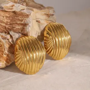 Vintage Gold-Plated Stainless Steel Stud Earrings 10 S07c12f2871b7491d82b4174ea3a109fft
