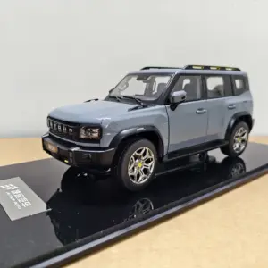1:18 Scale Off-Road SUV Diecast Model