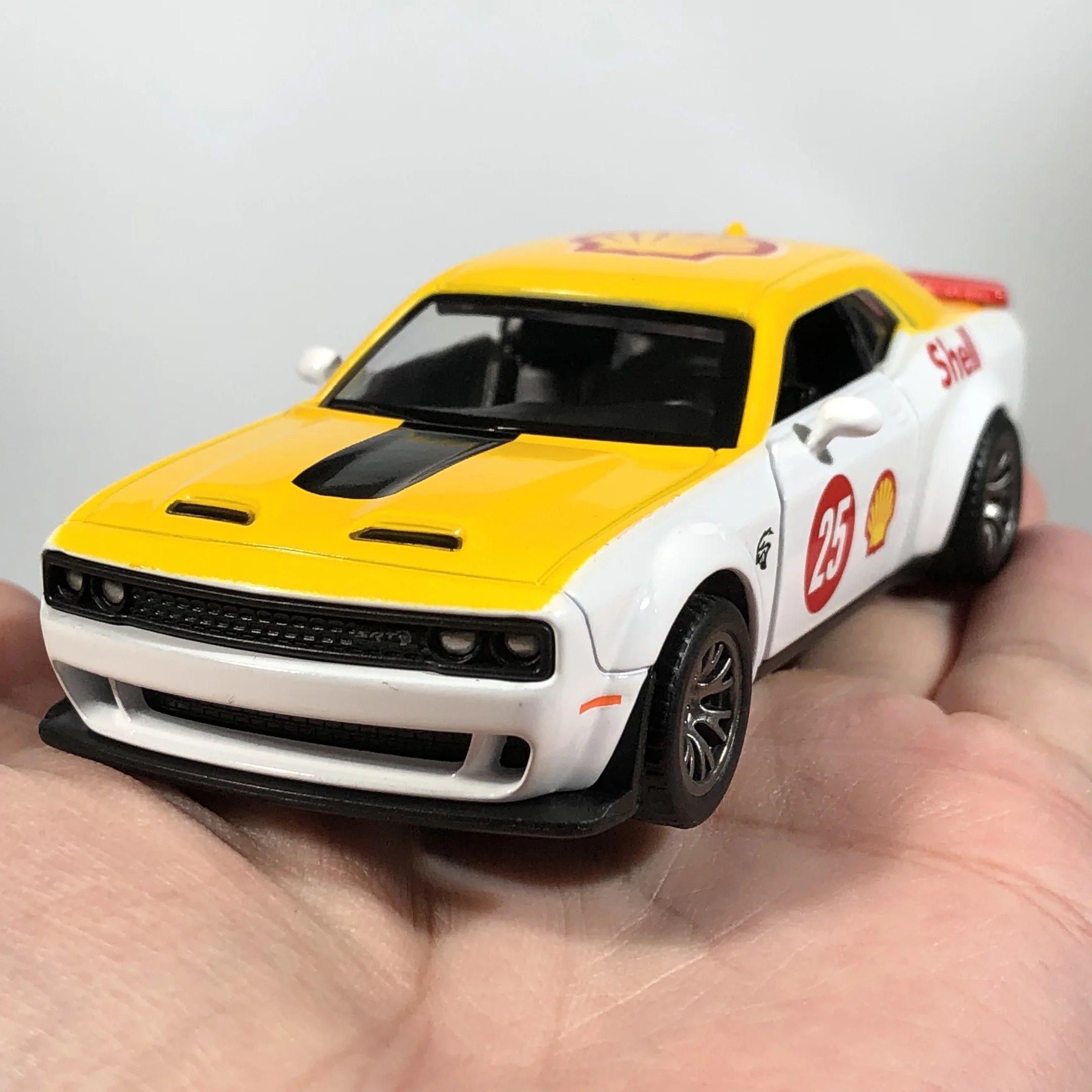 Chevrolet Camaro 1:43 Diecast Model Car 2 Chevrolet Camaro 1:43 Diecast Model Car - Image 2