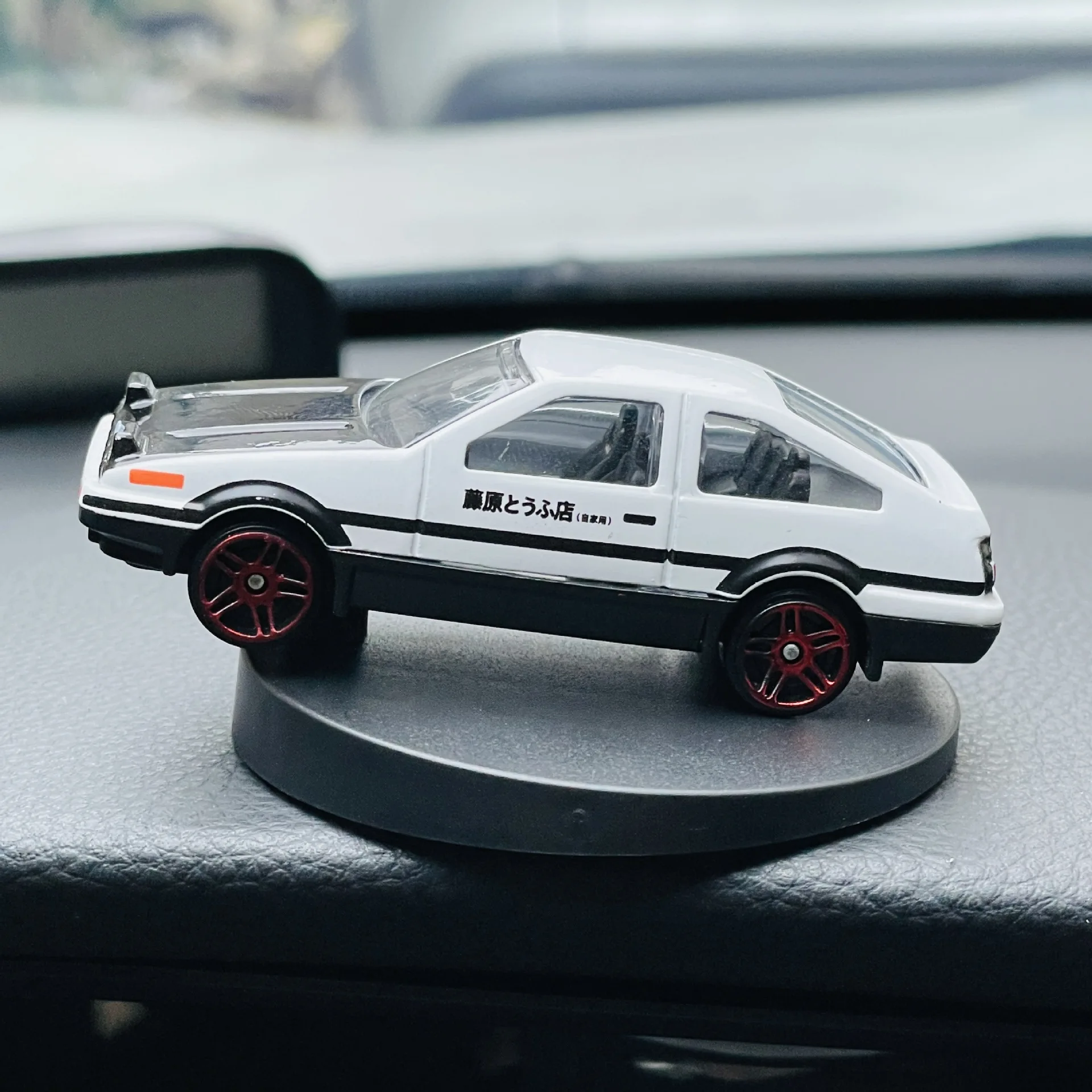 AE86 Fujiwara Racing Drift Car 1:64 Scale Model 2 AE86 Fujiwara Racing Drift Car 1:64 Scale Model - Image 2