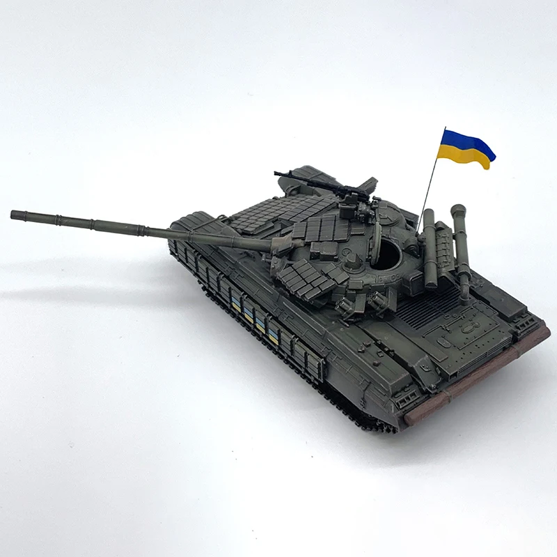 Ukrainian T-64BV Tank Model 1:72 PVC 5 Ukrainian T-64BV Tank Model 1:72 PVC - Image 5