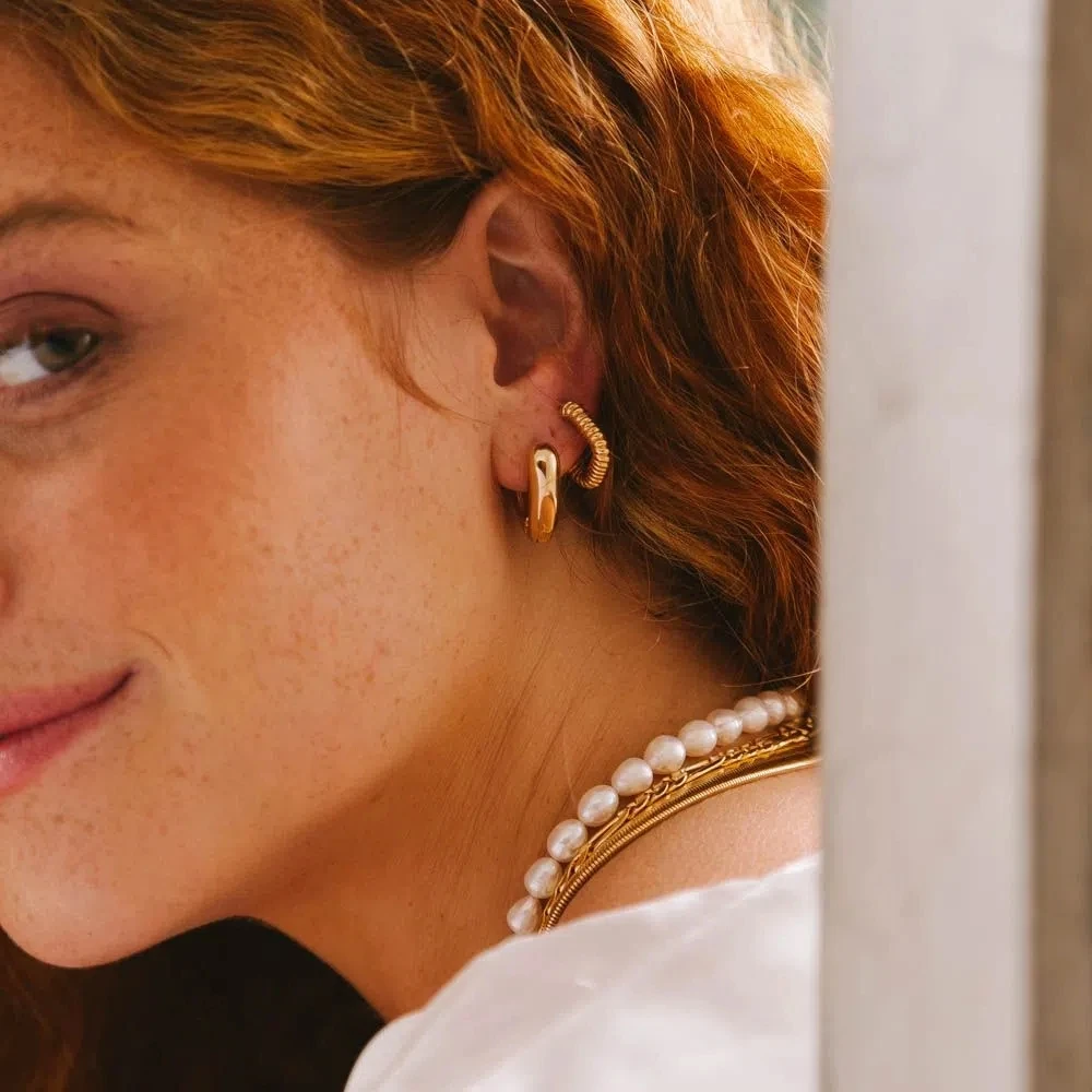 Heart-Shaped Gold Stainless Steel Hoop Earrings 5 Heart-Shaped Gold Stainless Steel Hoop Earrings - Image 5