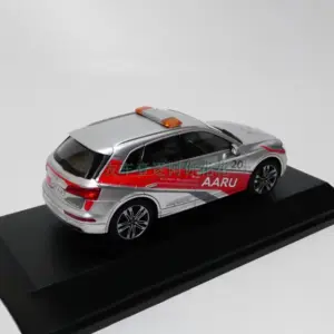 1:43 Scale Audi SQ5 Traffic Research Model 7 S0a421683c4364e4088b81787818f77989
