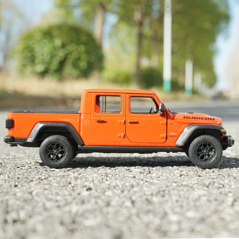 White 1:27 Scale Jeep Wrangler Rubicon Diecast Model 2 White 1:27 Scale Jeep Wrangler Rubicon Diecast Model - Image 2