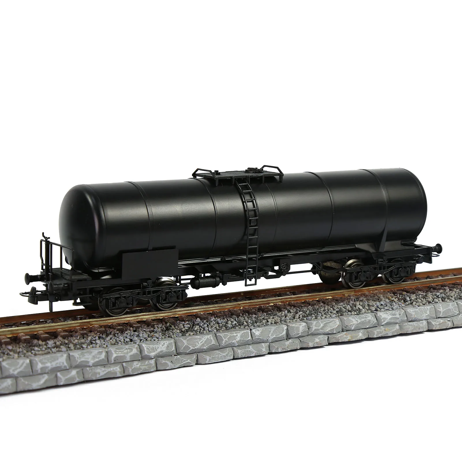 HO Scale Oil Tank Car Collection Model C8768 9 HO Scale Oil Tank Car Collection Model C8768 - Image 9