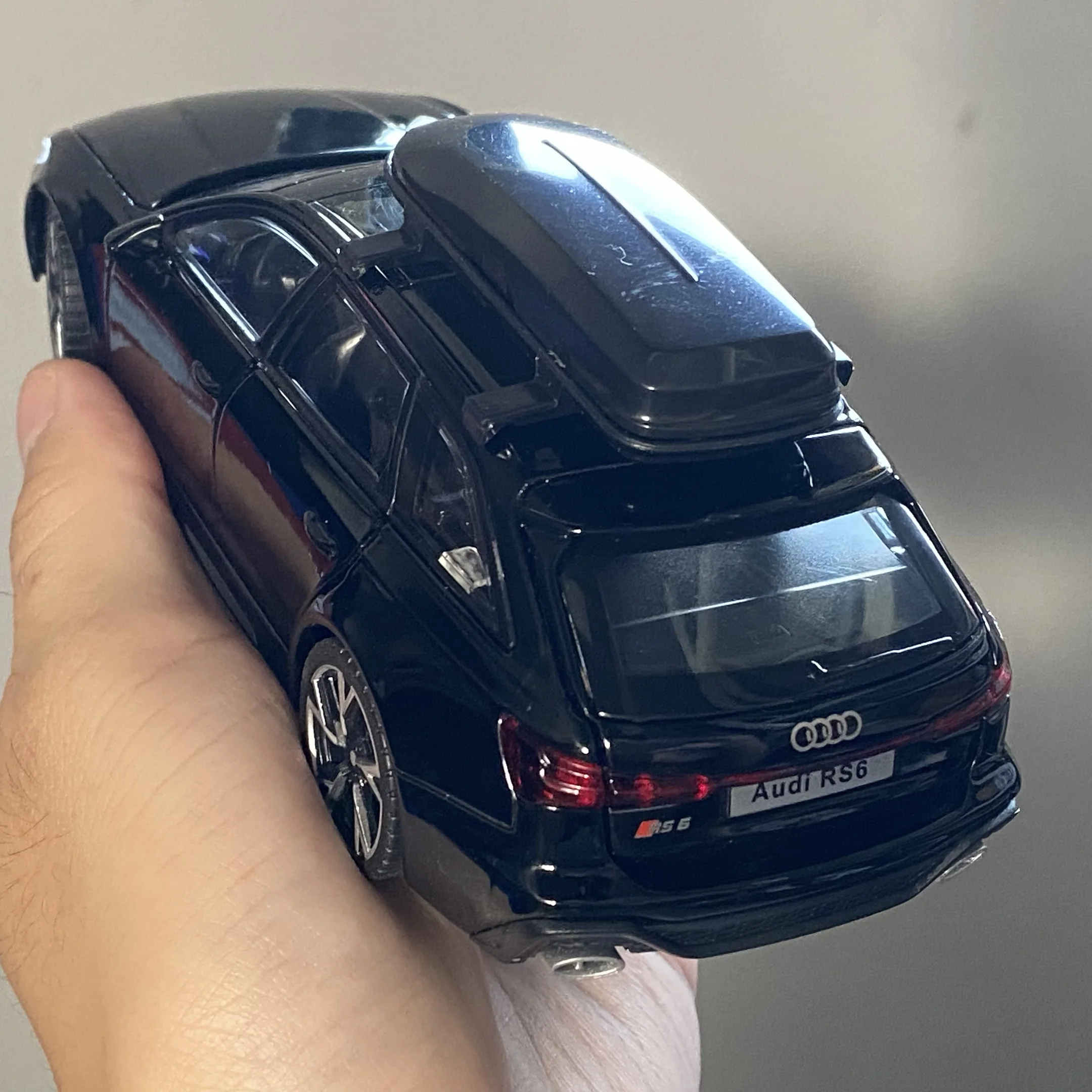 1:32 Audi RS6 Model Car for Collectors 2 1:32 Audi RS6 Model Car for Collectors - Image 2