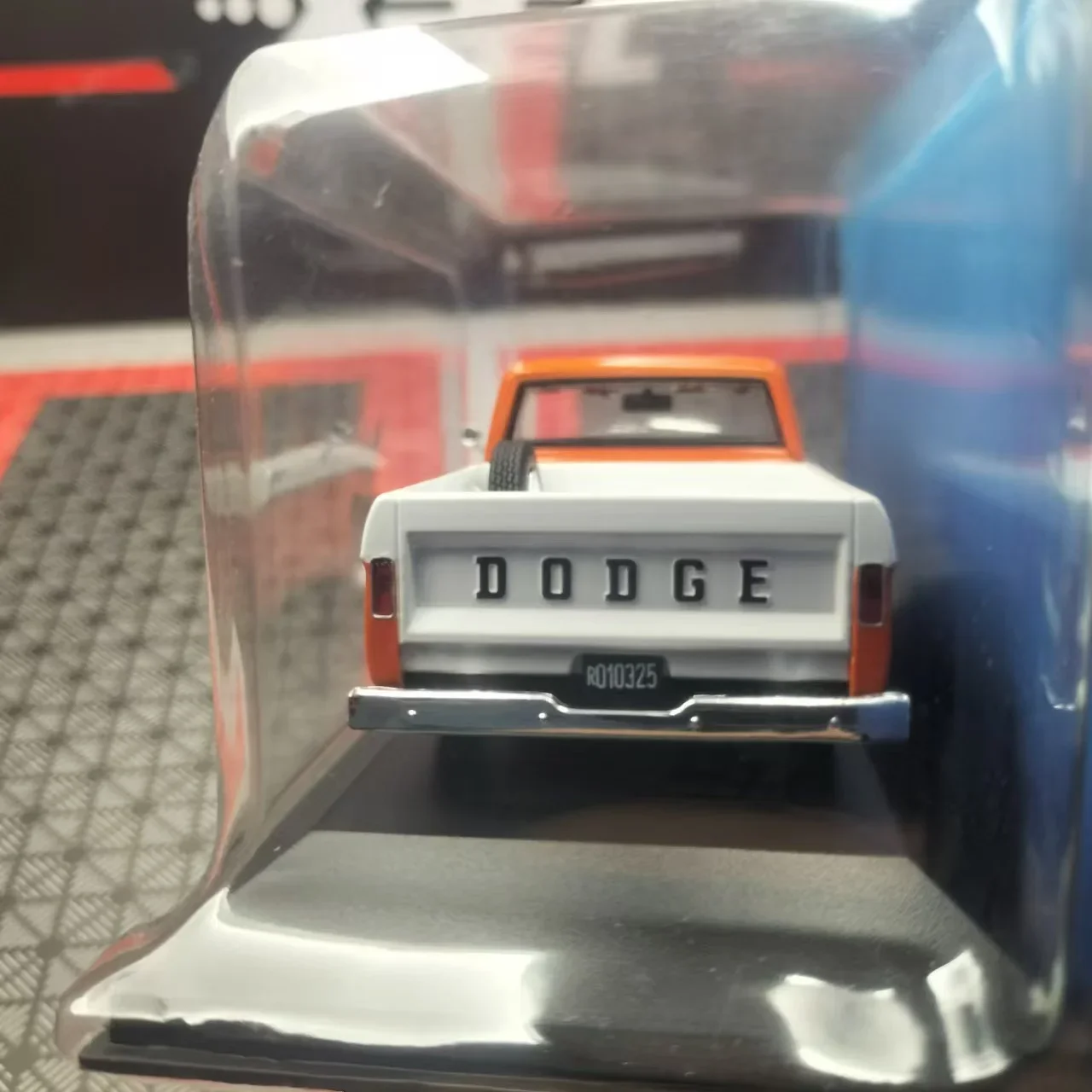 1975 Dodge D100 Miniature Collectible Model 3 1975 Dodge D100 Miniature Collectible Model - Image 3