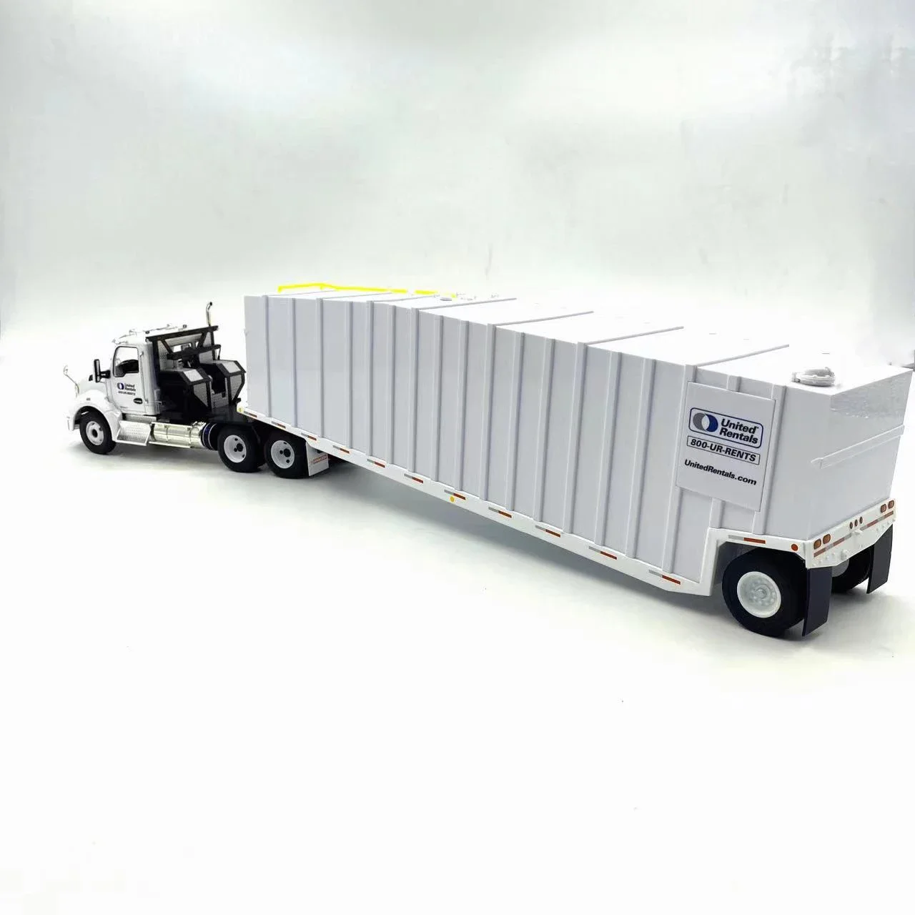 Diecast Scale Model of Kenworth T880 Frac Truck 5 Diecast Scale Model of Kenworth T880 Frac Truck - Image 5