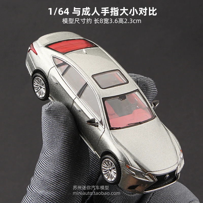 Lexus LS500h & LC500h 1:64 Diecast Collectible 3 Lexus LS500h & LC500h 1:64 Diecast Collectible - Image 3